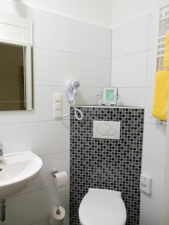 Hotel Alt-Rodenkirchen Cologne Room photo