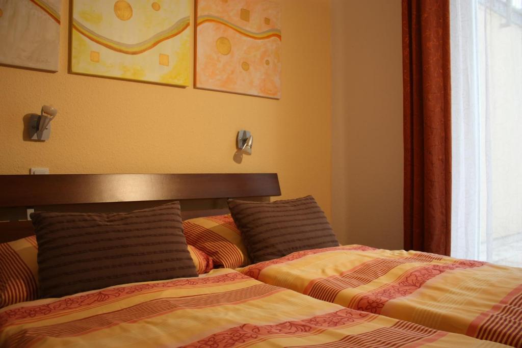Hotel Alt-Rodenkirchen Cologne Room photo