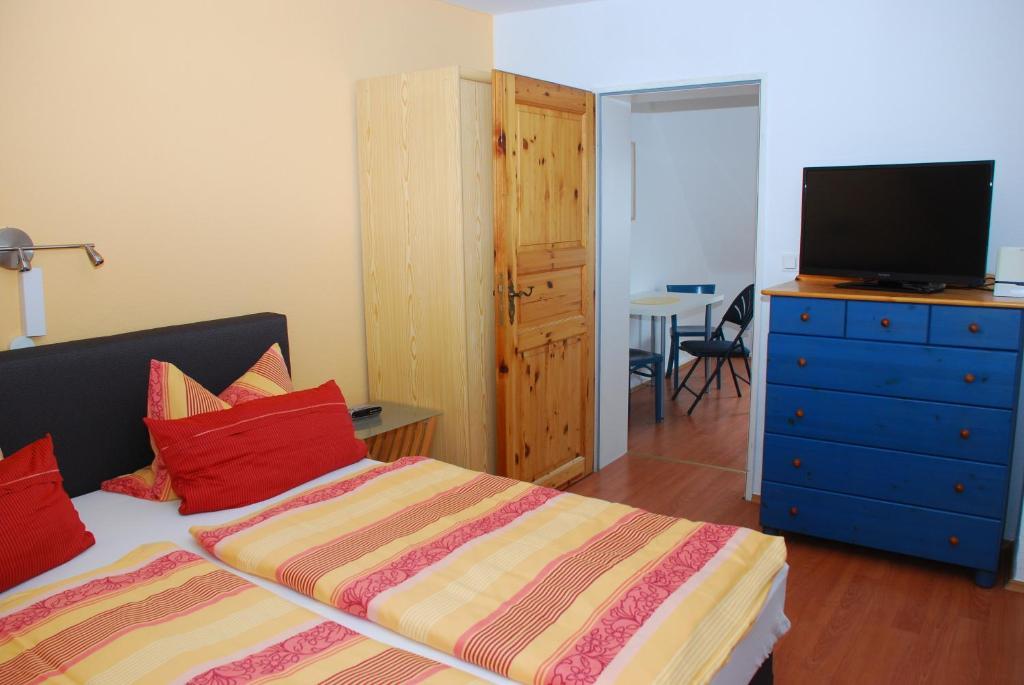 Hotel Alt-Rodenkirchen Cologne Room photo